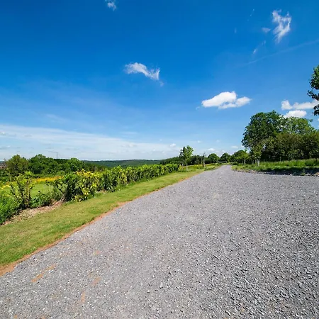 Charming Rural Retreat, Cleaning Included Bourseigne-Neuve